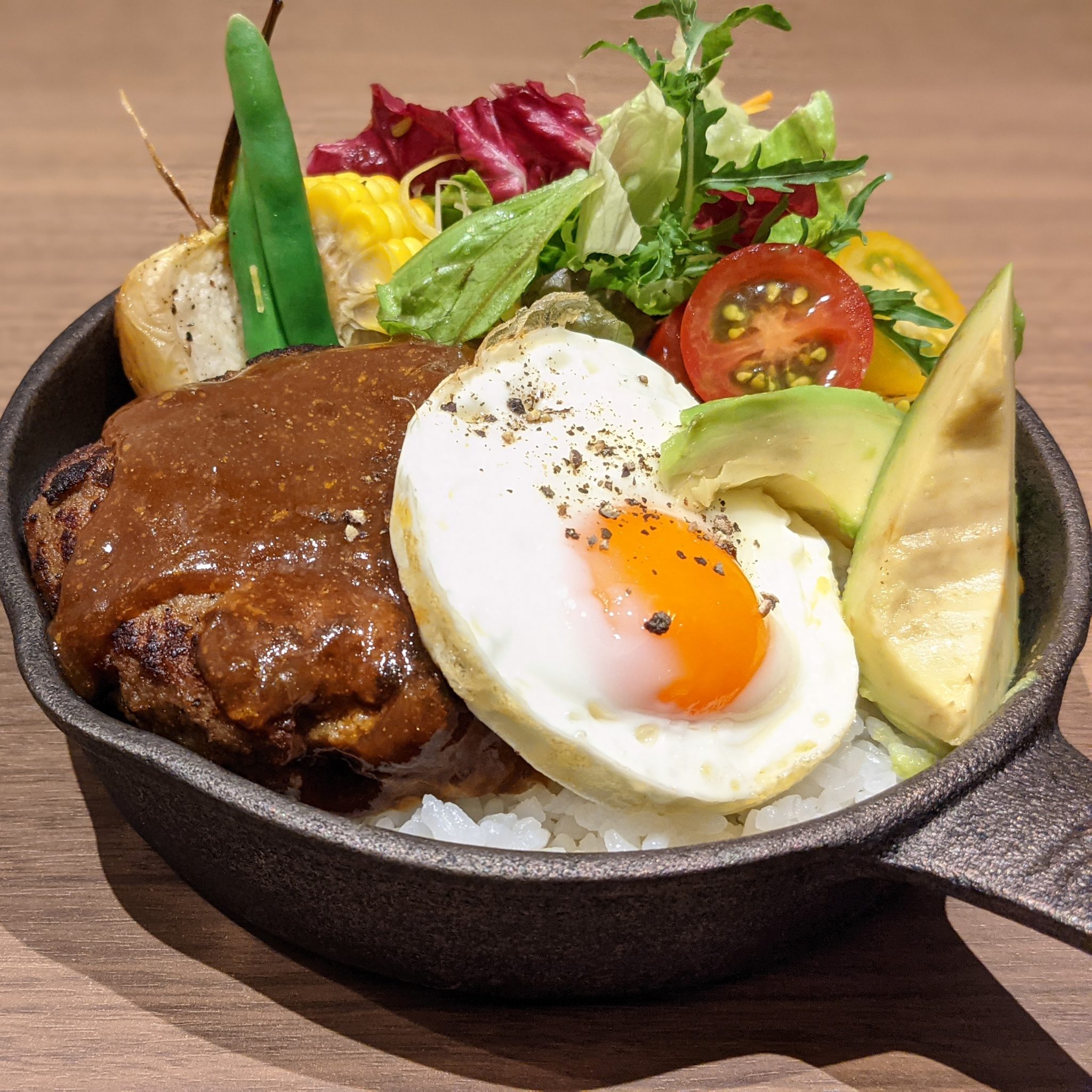 シェフ自慢の逸品をお部屋にお届け